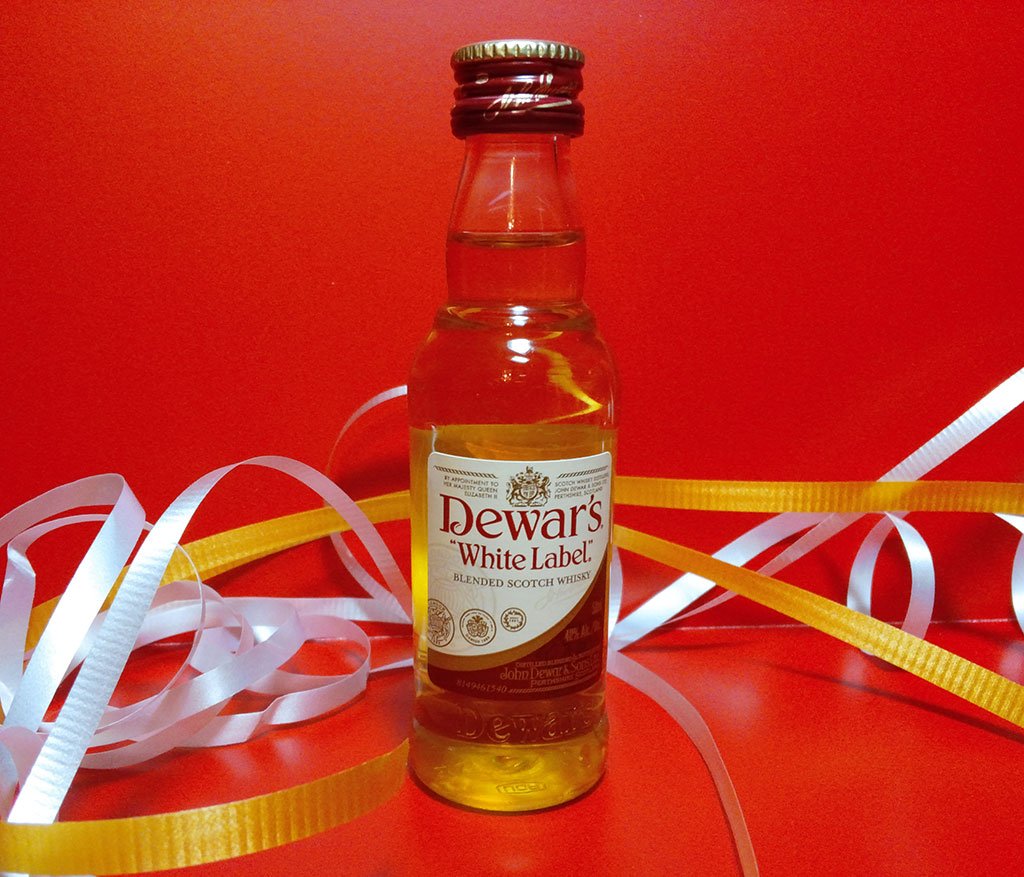 Dewers White Label Airline Bottle